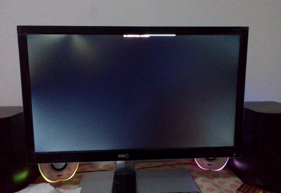 Win10專業版開機logo后黑屏怎么回事？