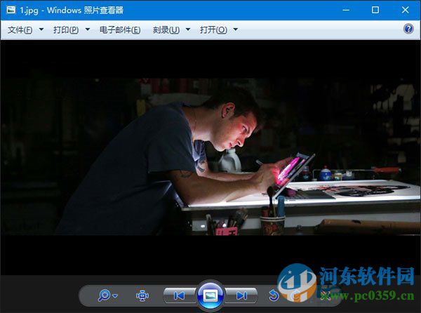 Win10系統照片查看器背景顏色怎么修改？