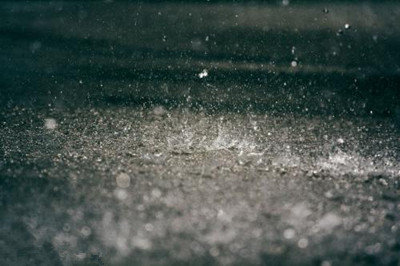 【抖音你害怕大雨嗎是不是還留短頭發(fā)】歌曲歌詞試聽(tīng)分享